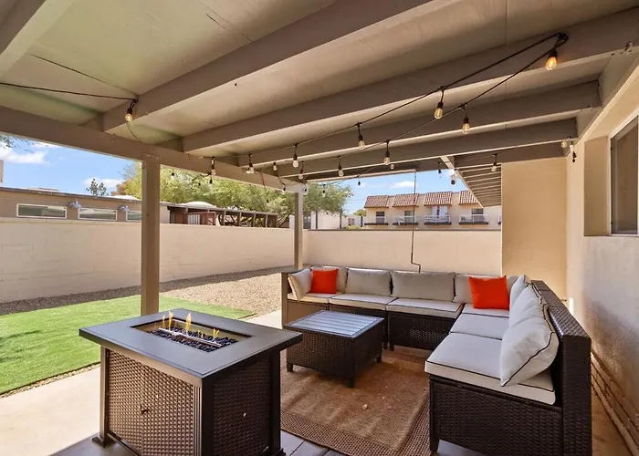 Luxury Mid-century Modern 3-bedroom * Phoenix