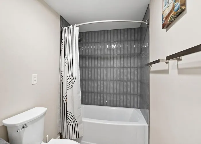 Luxury Mid-century Modern 3-bedroom
