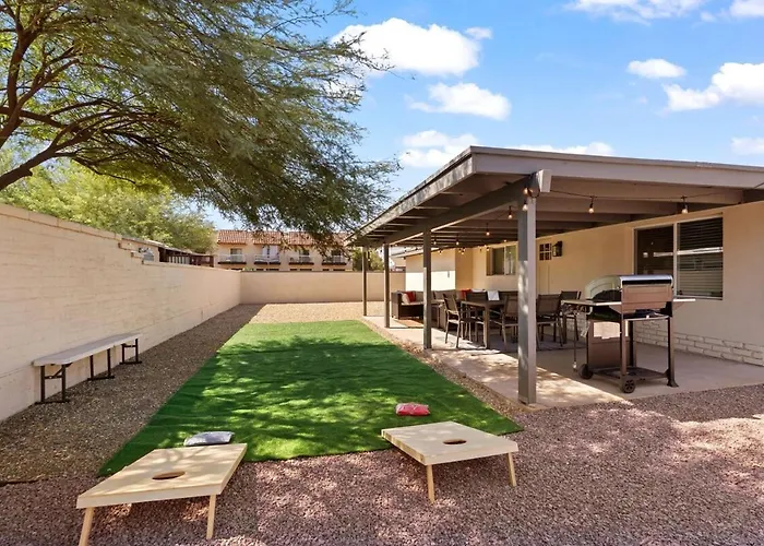 Luxury Mid-century Modern 3-bedroom Holiday home Phoenix
