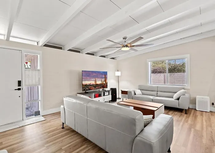 Holiday home Luxury Mid-century Modern 3-bedroom