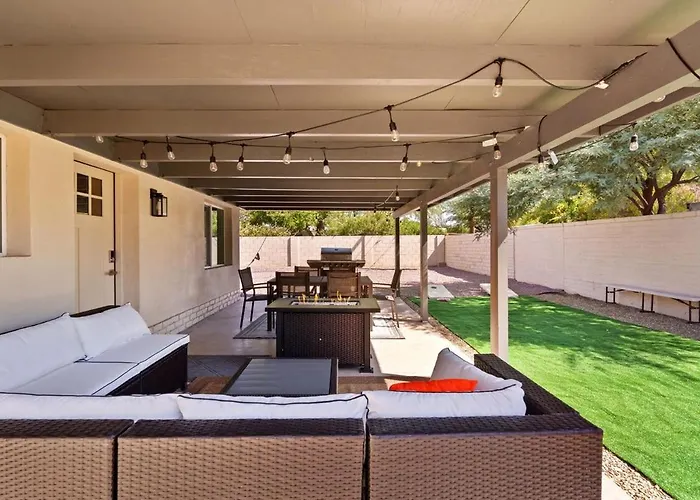 Luxury Mid-century Modern 3-bedroom Holiday home Phoenix